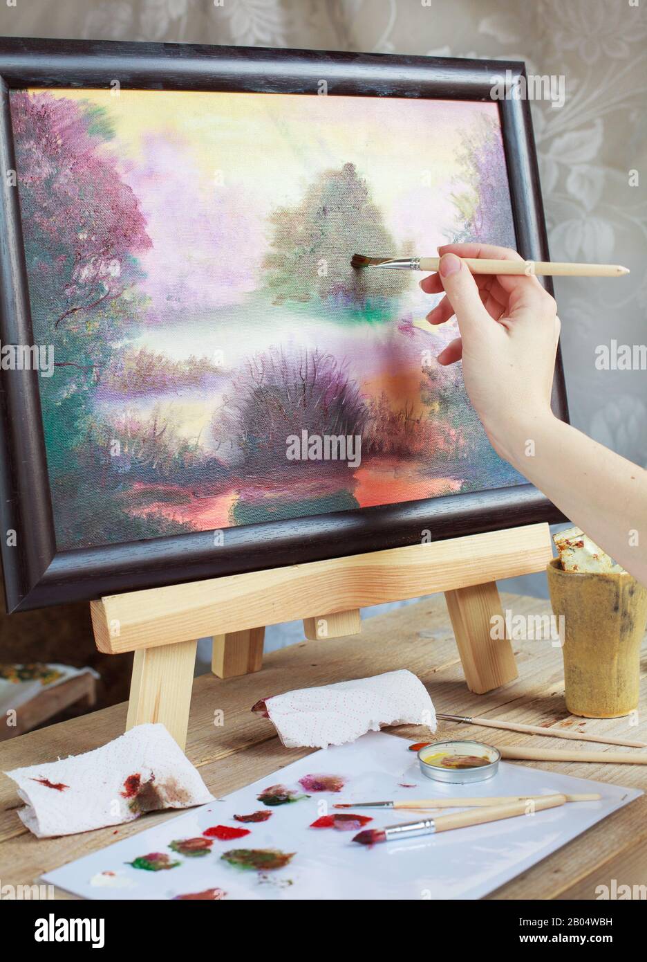 Paintings easel hi-res stock photography and images - Alamy