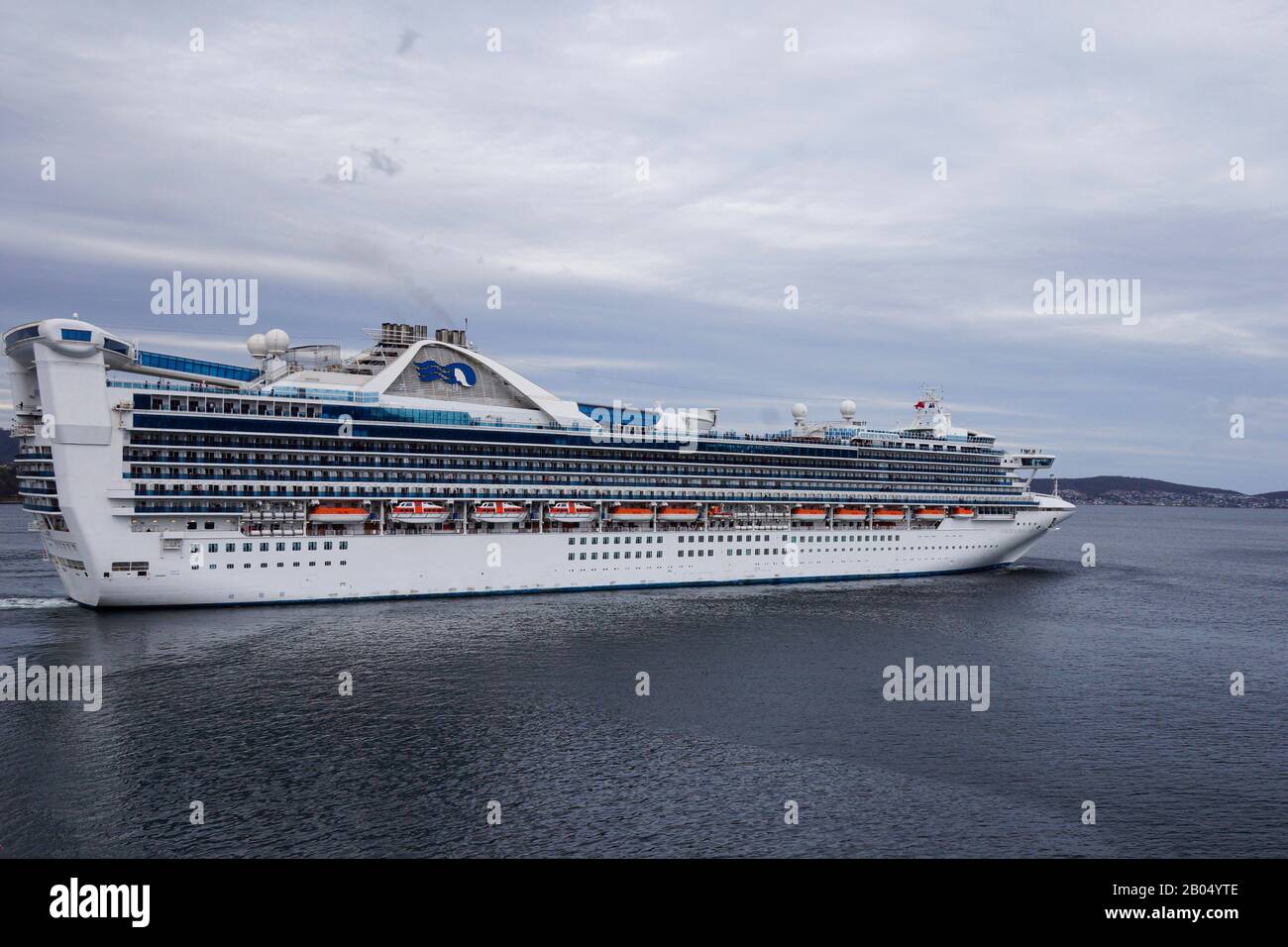 Cruise ship leaving Macquarie Wharf, Port Hobart Stock Photo