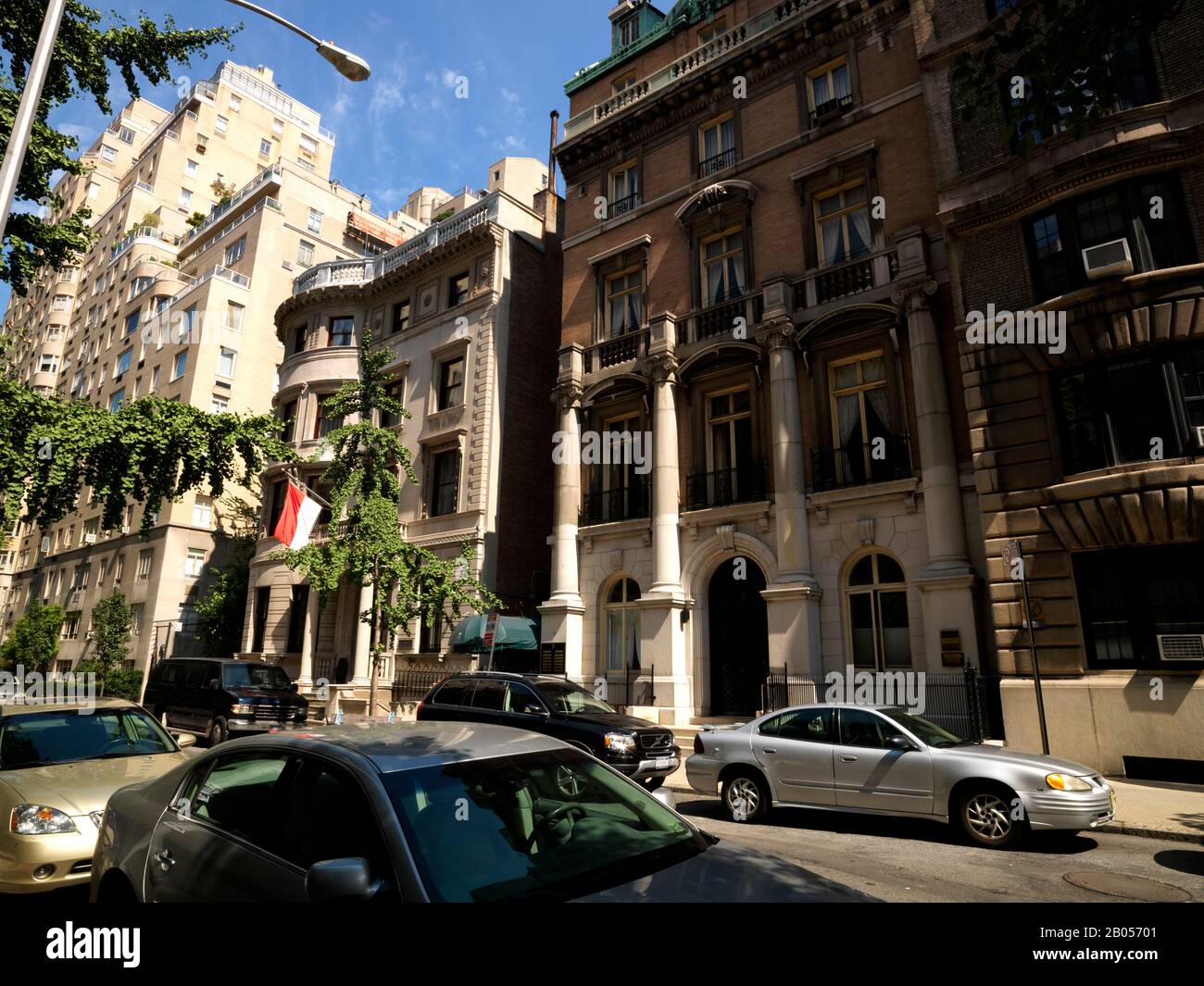 Cars on a street, Fifth Avenue, Madison Avenue, Upper East Side, Manhattan, New York City, New