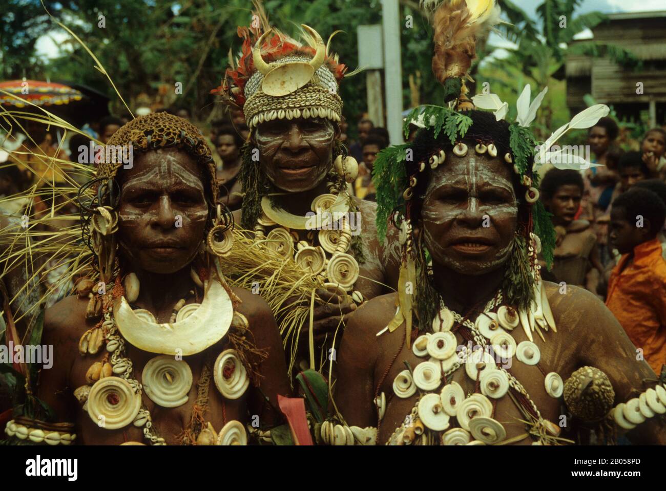 PAPUA NEW GUINEA, SEPIK RIVER, WOMEN IN TRADITIONAL DRESS Stock Photo