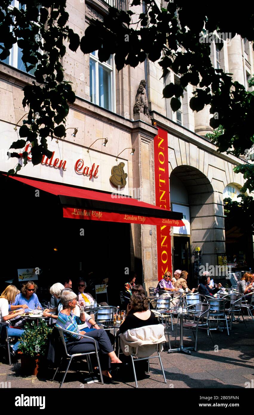 Unter den linden cafes hires stock photography and images Alamy