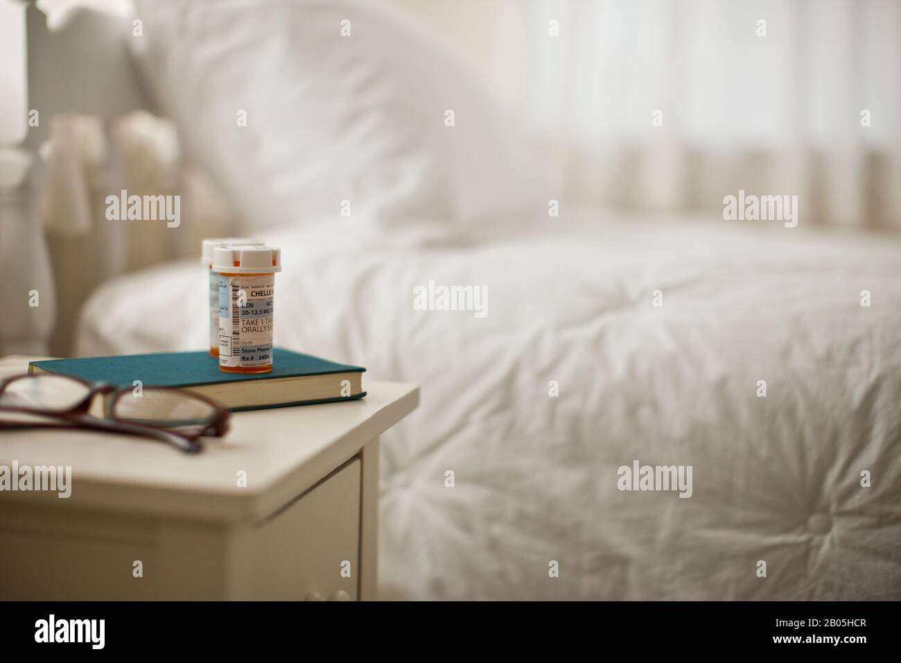 Prescription pill next to bed hires stock photography and images Alamy