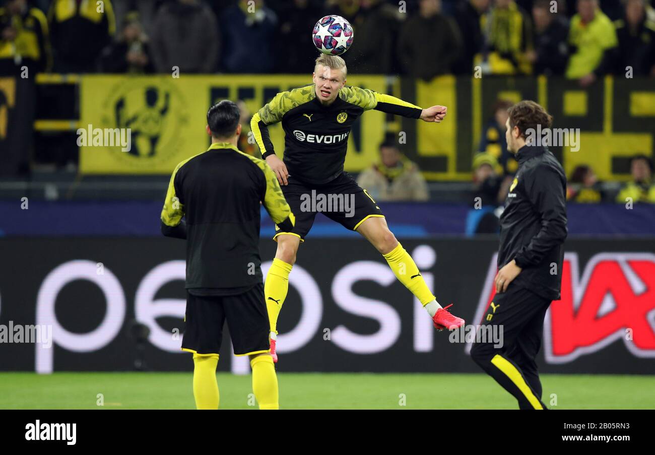 Dortmund, Deutschland. 18th Feb, 2020. firo: 02/18/2020 Football, Soccer: Uefa Champions League, CL season 2019/2020 round of 16, first leg BVB Borussia Dortmund - PSG Paris St. Germain 2: 1 BVB Erling Håland, Haland, Haaland, before the game, warm up, warm up, warm up training, BVB Emre Can, | usage worldwide Credit: dpa/Alamy Live News Stock Photo