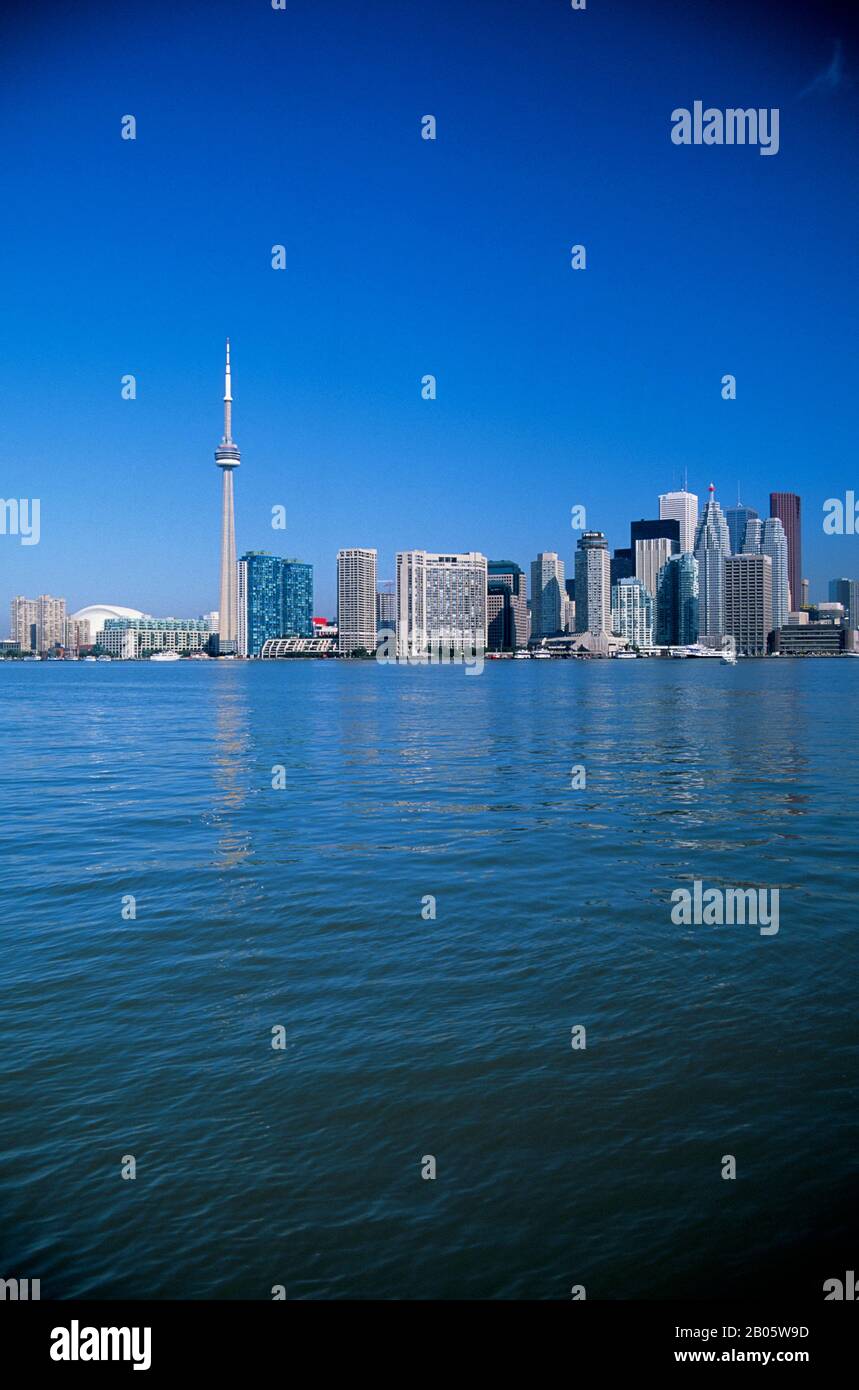 Skyline with cn tower hi-res stock photography and images - Alamy