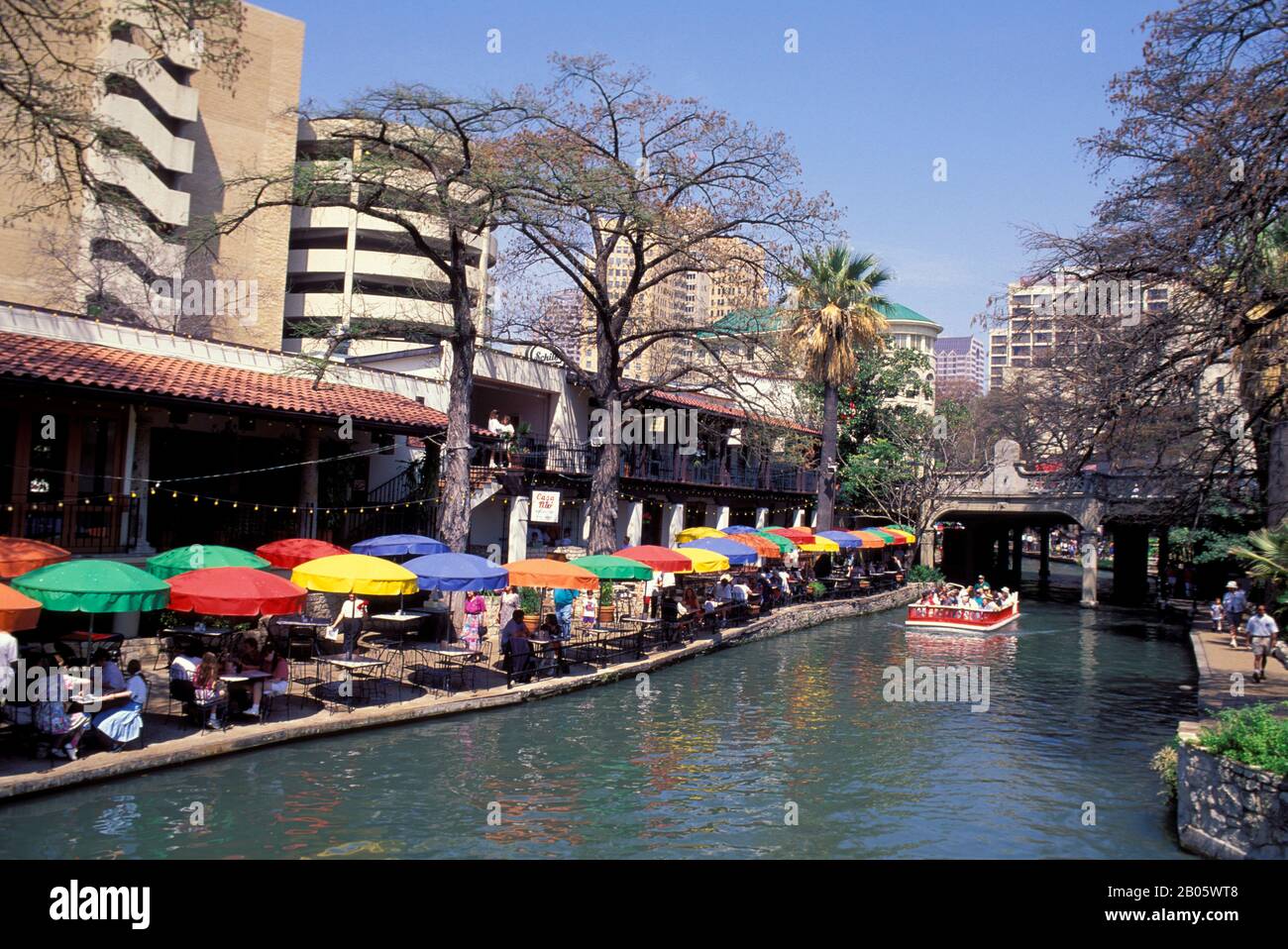 San antonio riverwalk bridges hi-res stock photography and images - Alamy