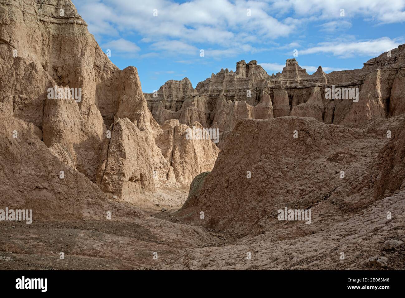 Narrow rocky canyon hi-res stock photography and images - Alamy