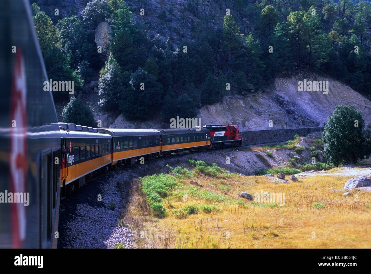 MEXICO, CHIHUAHUA, COPPER CANYON NATIONAL PARK, COPPER CANYON TRAIN