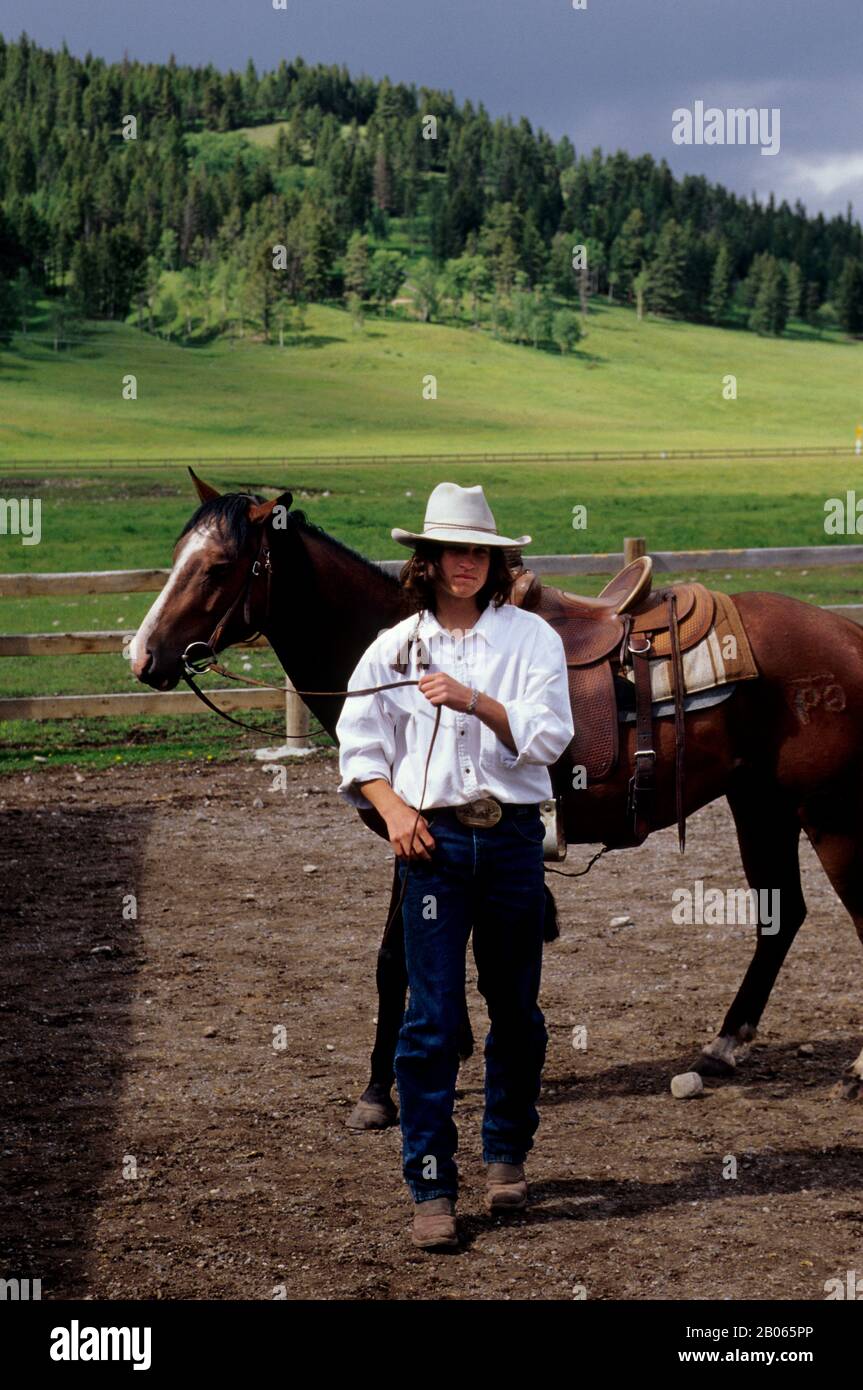 CANADA, ALBERTA, NEAR CALGARY, BAR C RANCH RESORT, HORSE STABLES