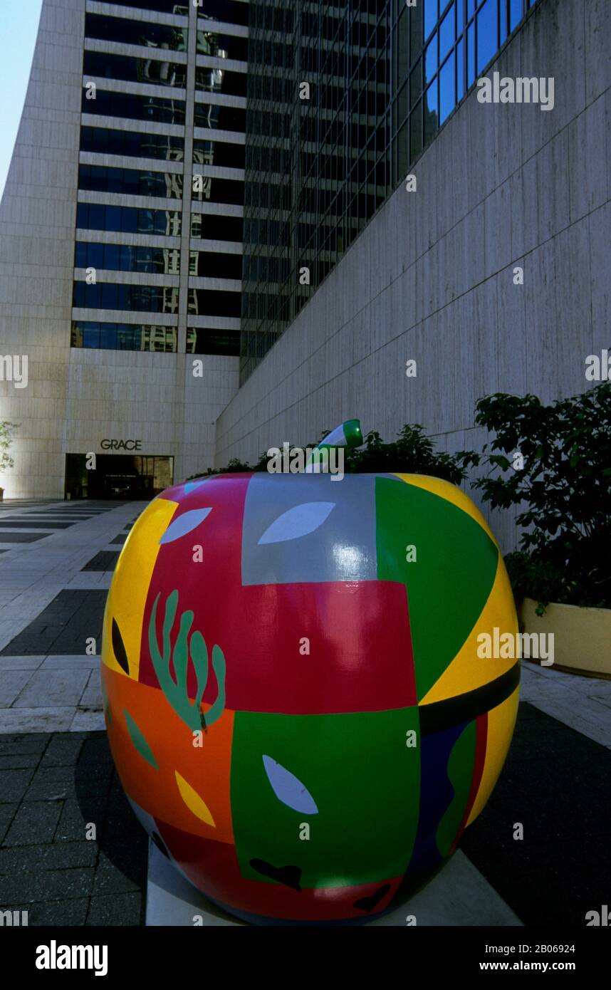 Apple Rockefeller USA, NEW YORK, NYC, ROCKEFELLER CENTER, BIG APPLE Stock Photo - Alamy