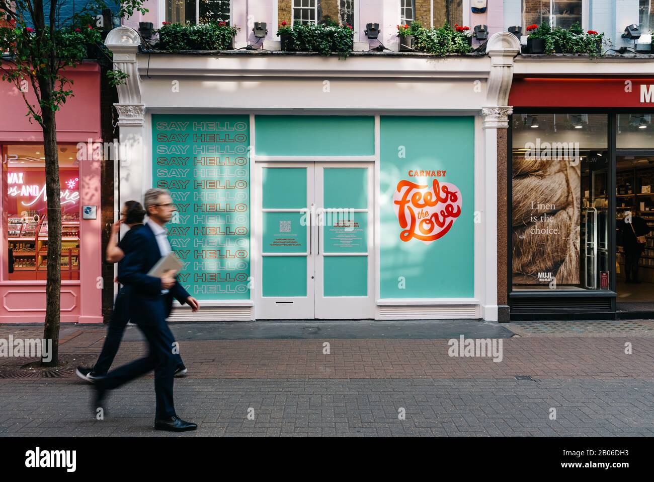 Empty retail space hires stock photography and images Alamy