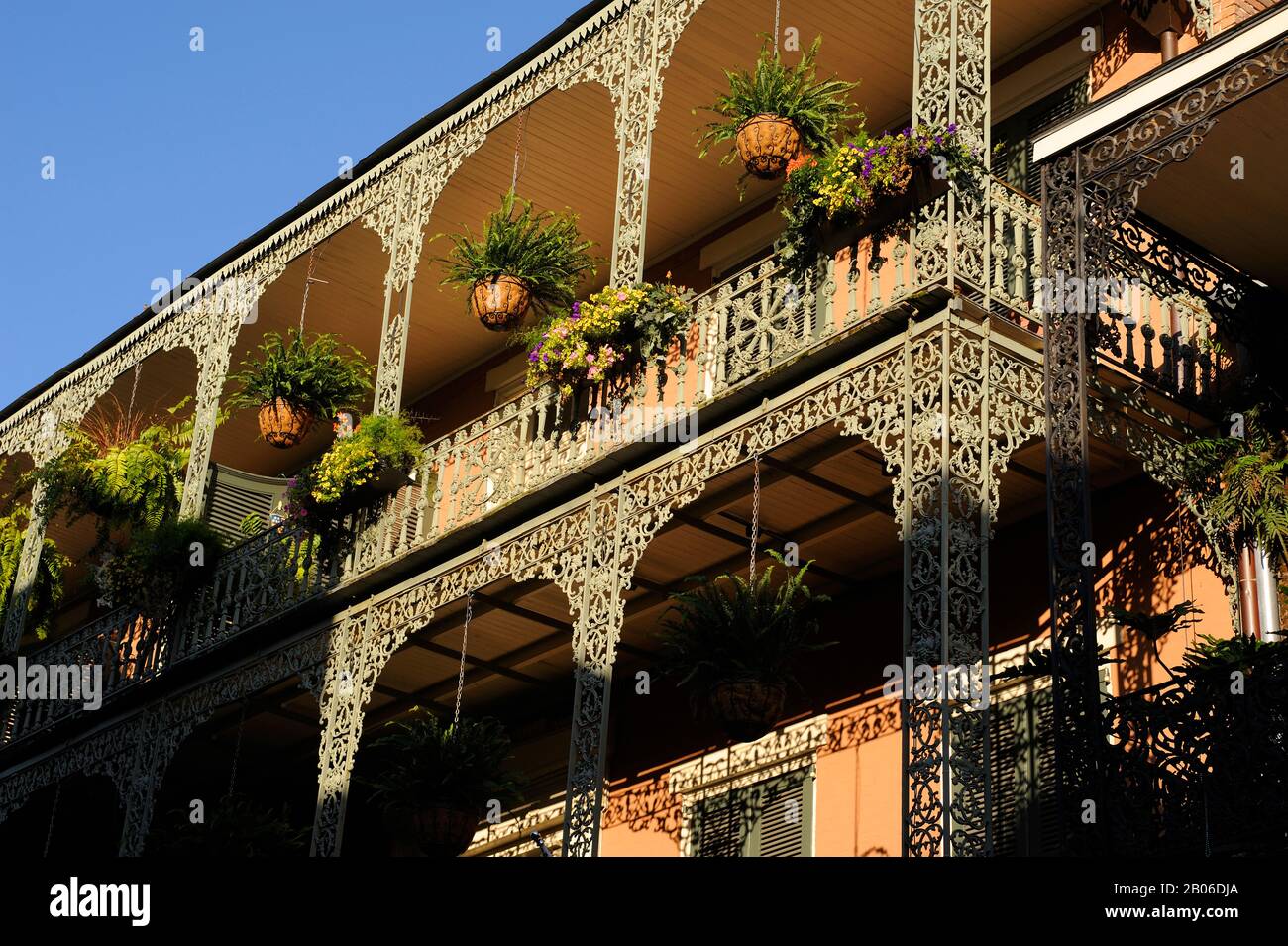 USA, LOUISIANA, NEW ORLEANS, FRENCH QUARTER, ARCHITECTURE WITH WROUGHT