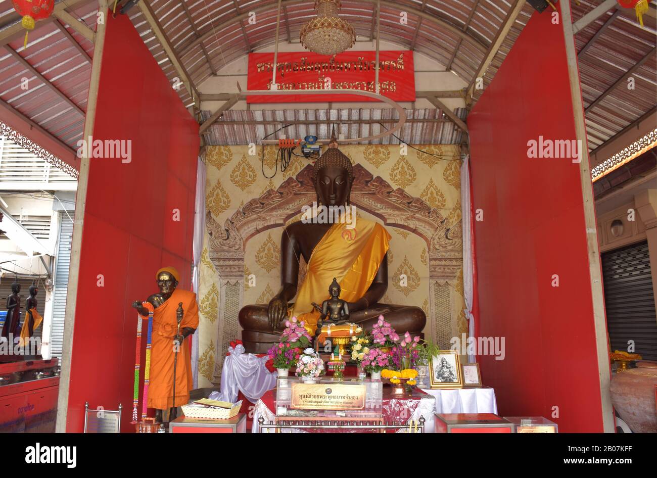 Golden Buddha statue in Golden Buddha Temple Bangkok Stock Photo - Alamy