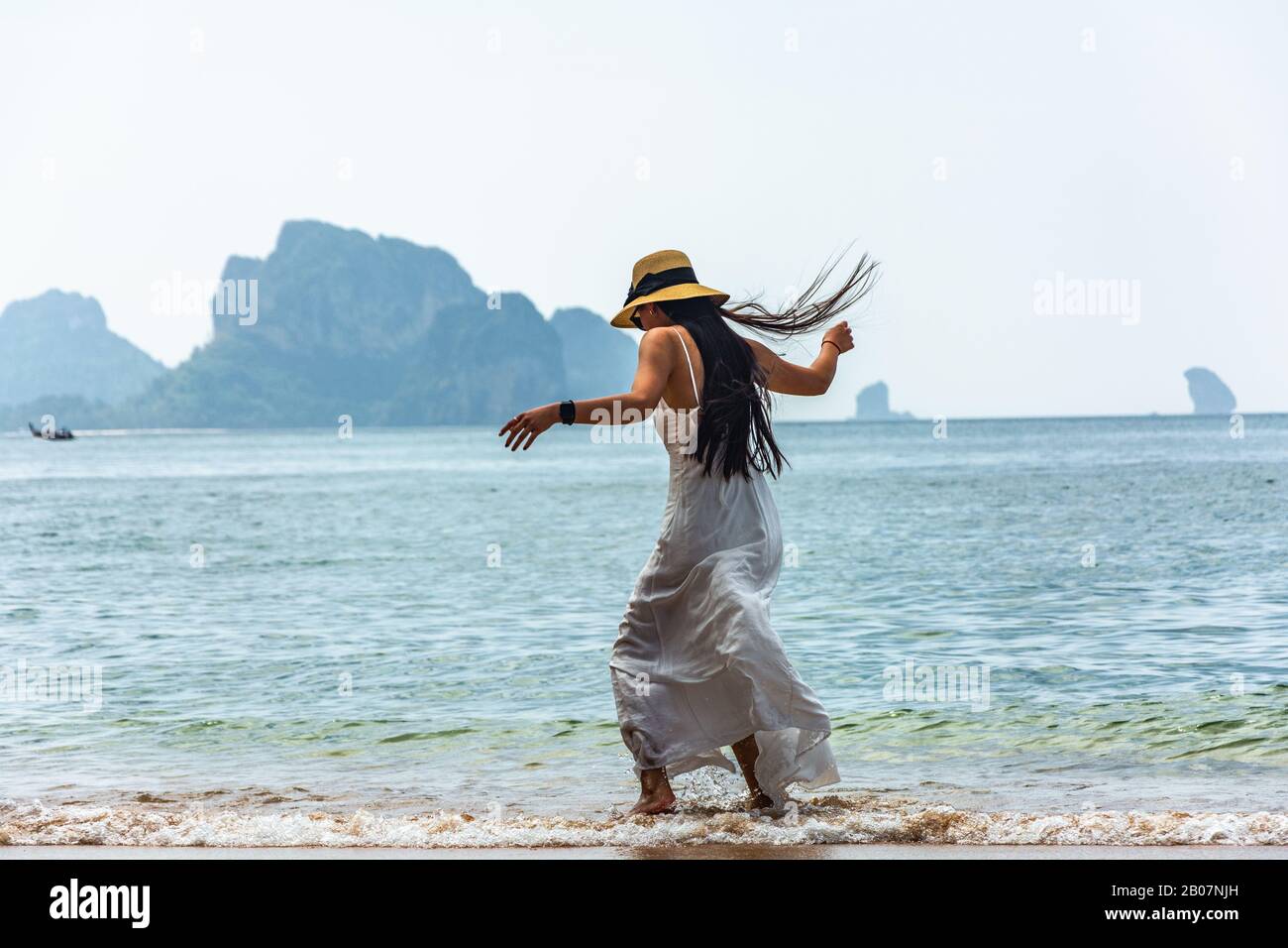 Krabi thailand dress hi-res stock photography and images - Alamy