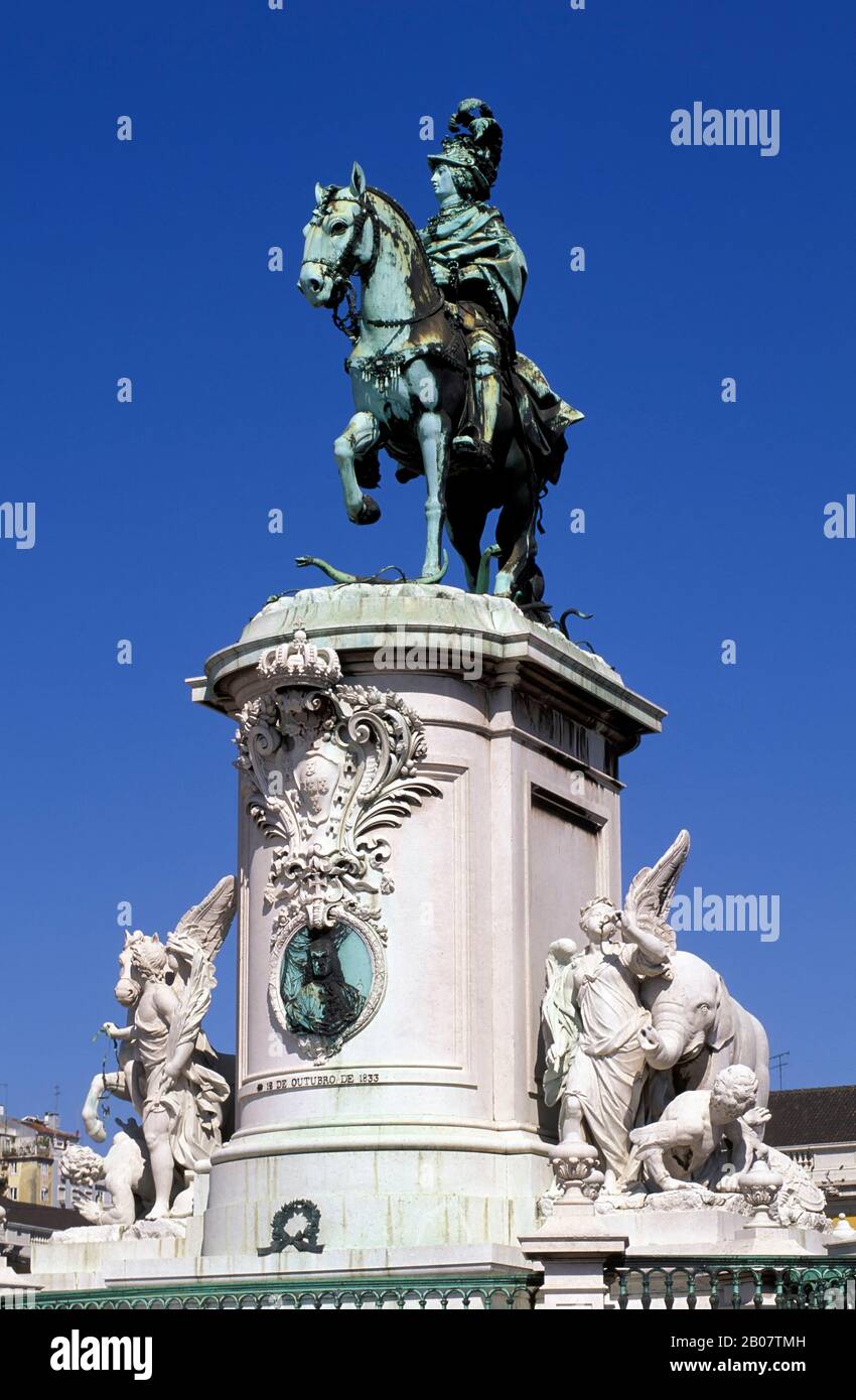 Monument on Praca do Comercio, Lissabon, Lisbon, Portugal, Europe Stock Photo