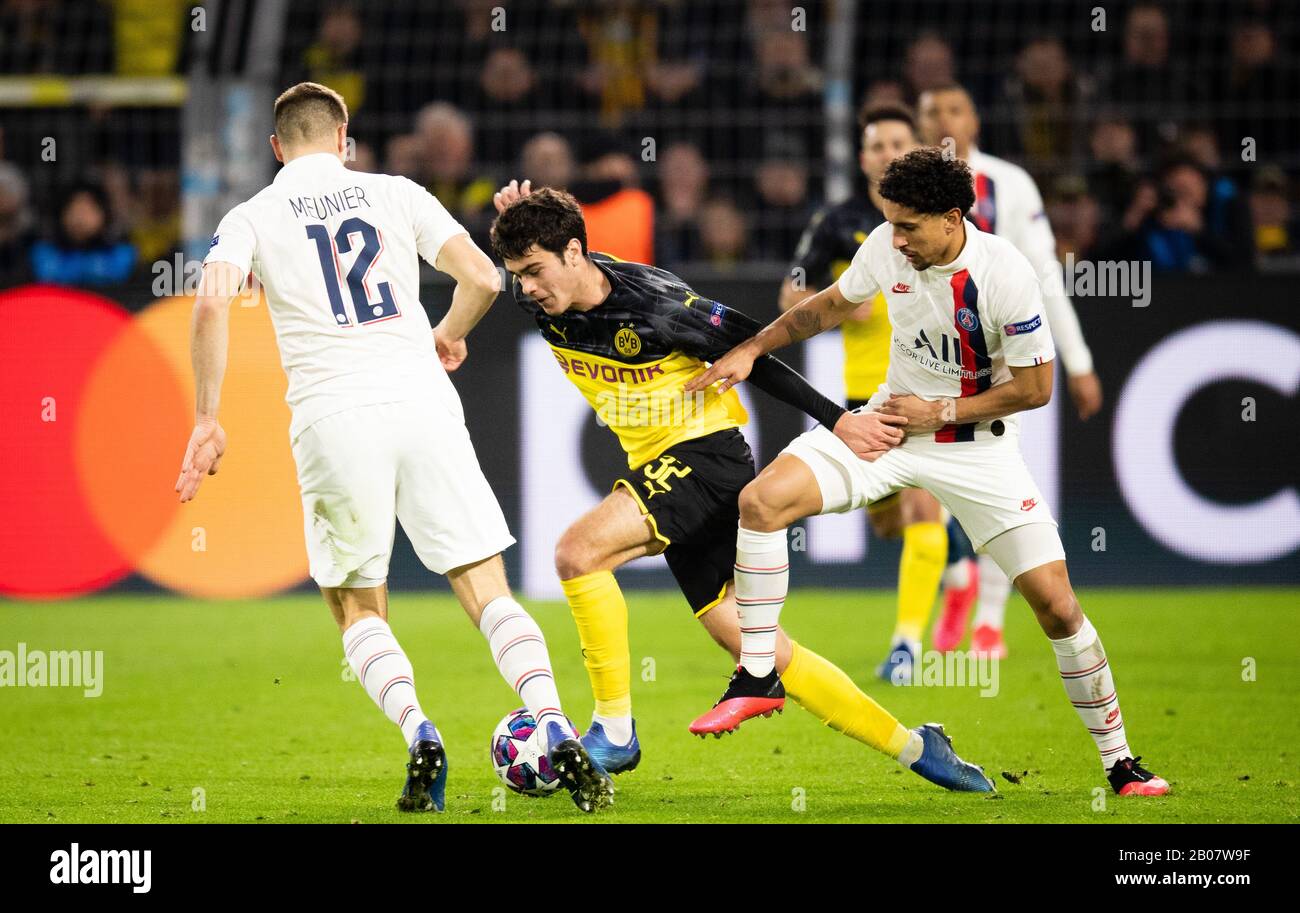 Dortmund, 18.02.2020 Giovanni Reyna (BvB), Marquinhos (PSG), Thomas Meunier (PSG) Borussia Dortmund - Paris Saint-Germain Stock Photo