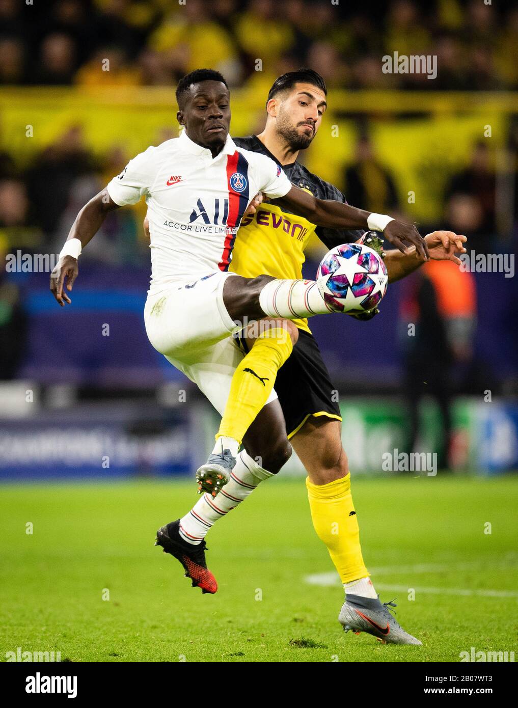 Dortmund, 18.02.2020 Idrissa Gueye (PSG), Emre Can (BvB) Borussia Dortmund - Paris Saint-Germain Stock Photo