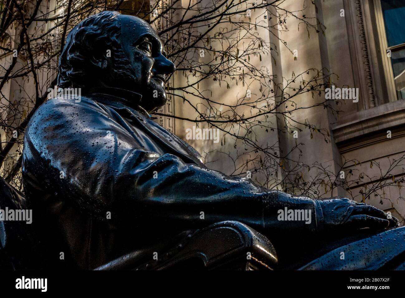 Sculpture statue of George Peabody at the Royal Exchange, London Stock Photo