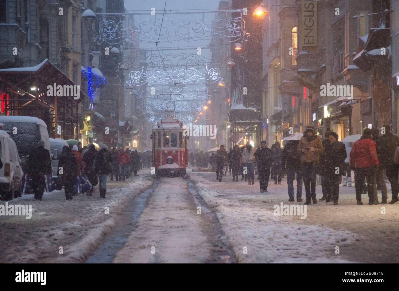 snowy ❄ . . . . #Istanbul #turkey #taksim #snow #love #life #guys