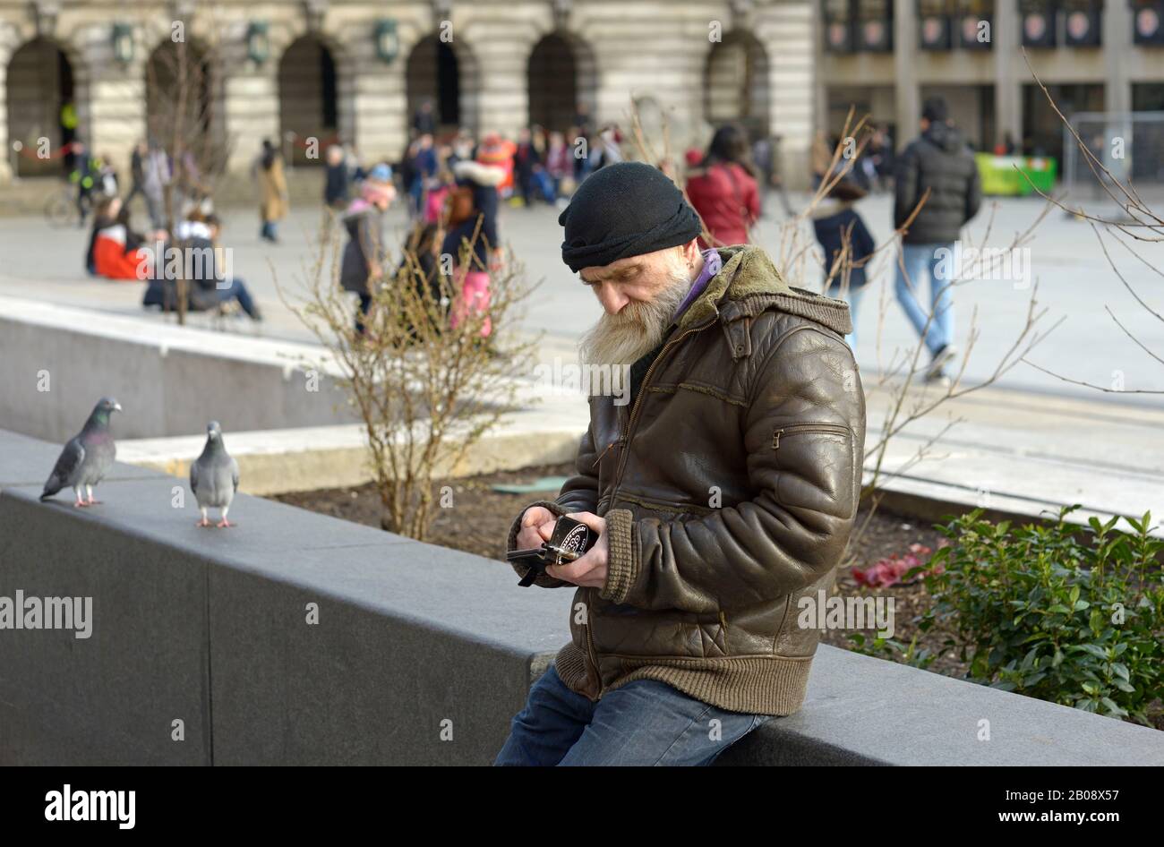 Old man in leather jacket hi-res stock photography and images - Alamy