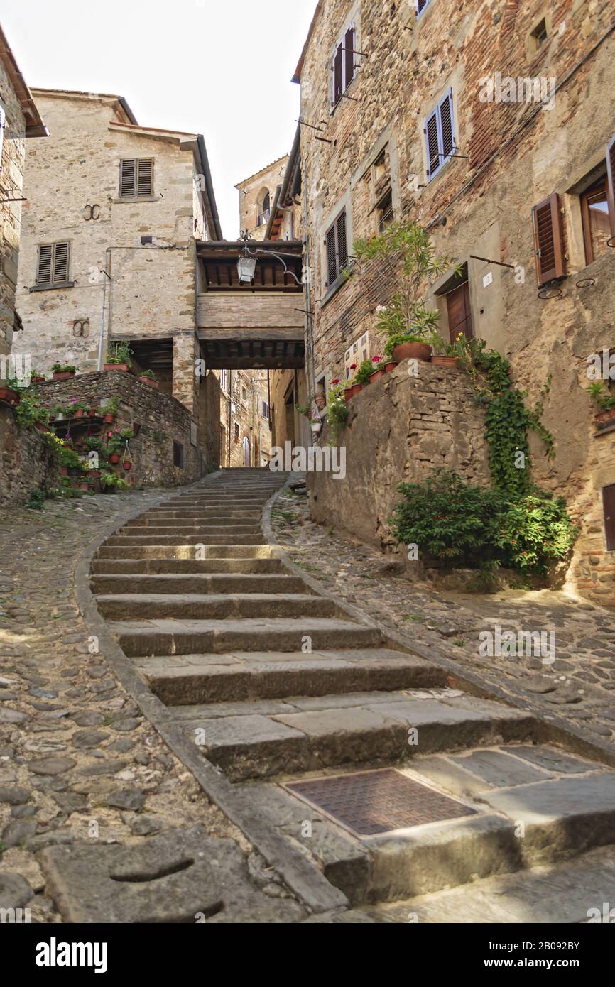 anghiari scala in pietra passaggio tipico nel borgo antico Stock Photo