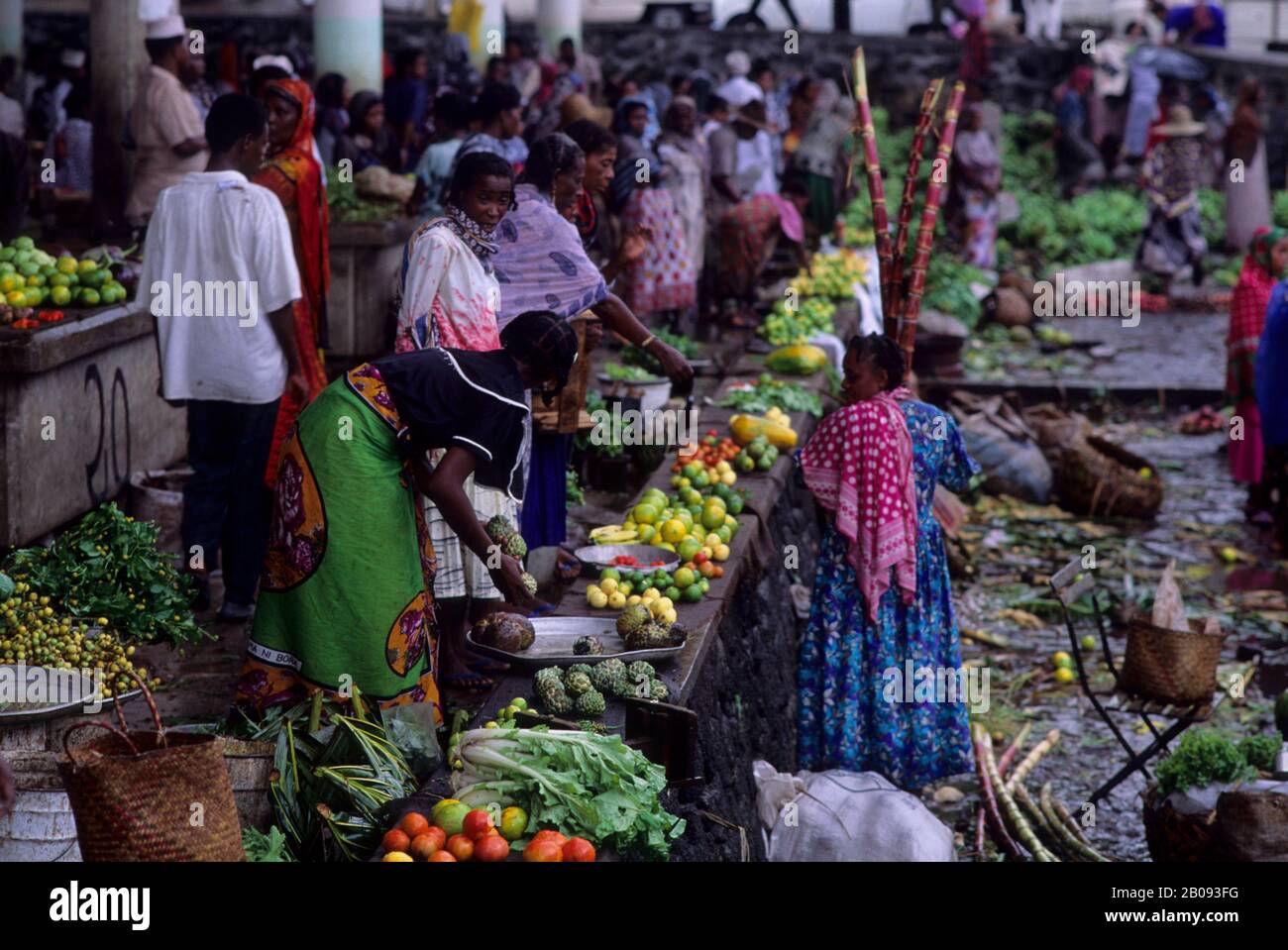 COMORO ISLANDS, GRAND COMORE, MORONI, MARKET SCENE Stock Photo