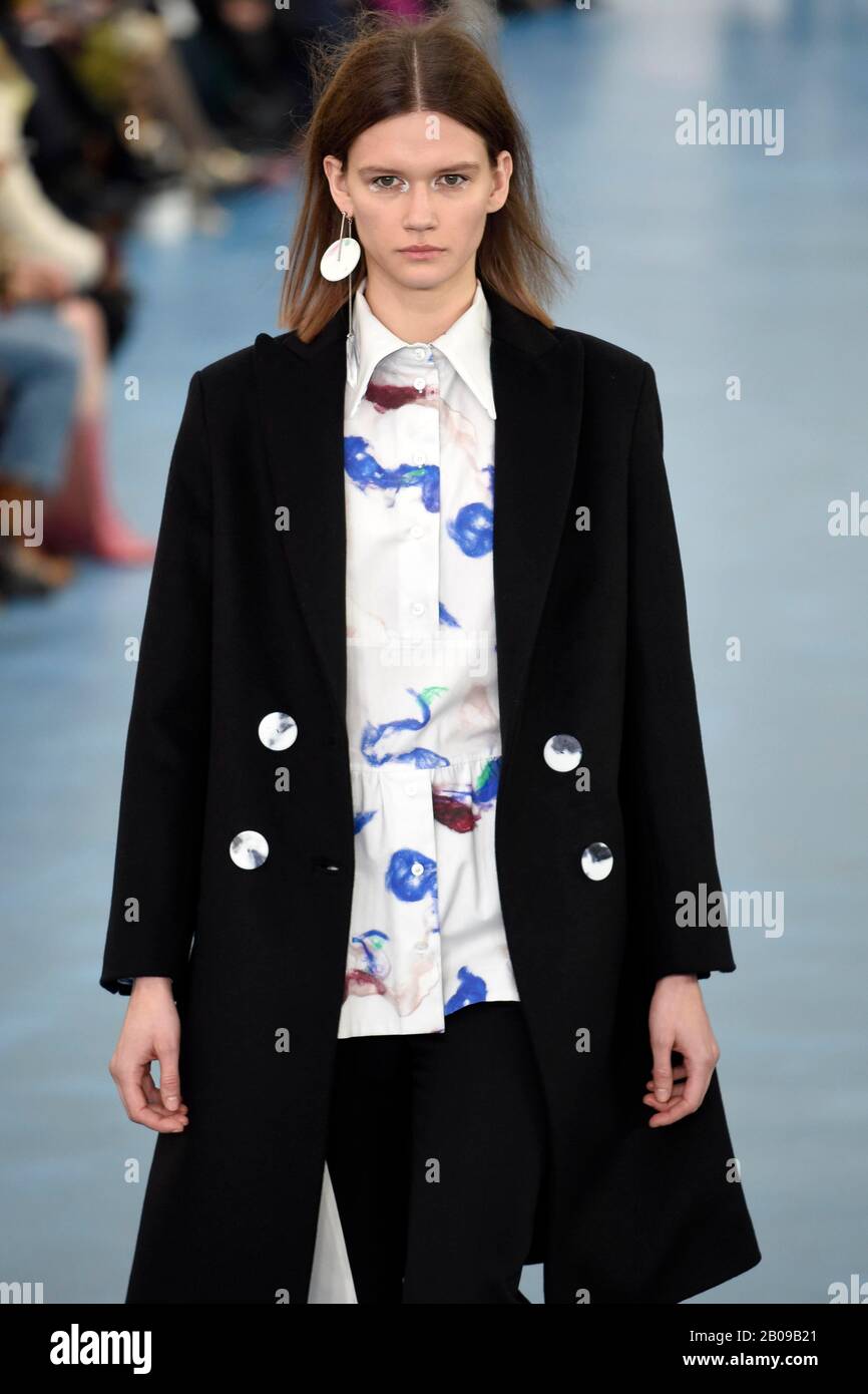 Milan Fashion Week, Woman Fall Winter. 2020 2021 Milan, Women's Fashion ...