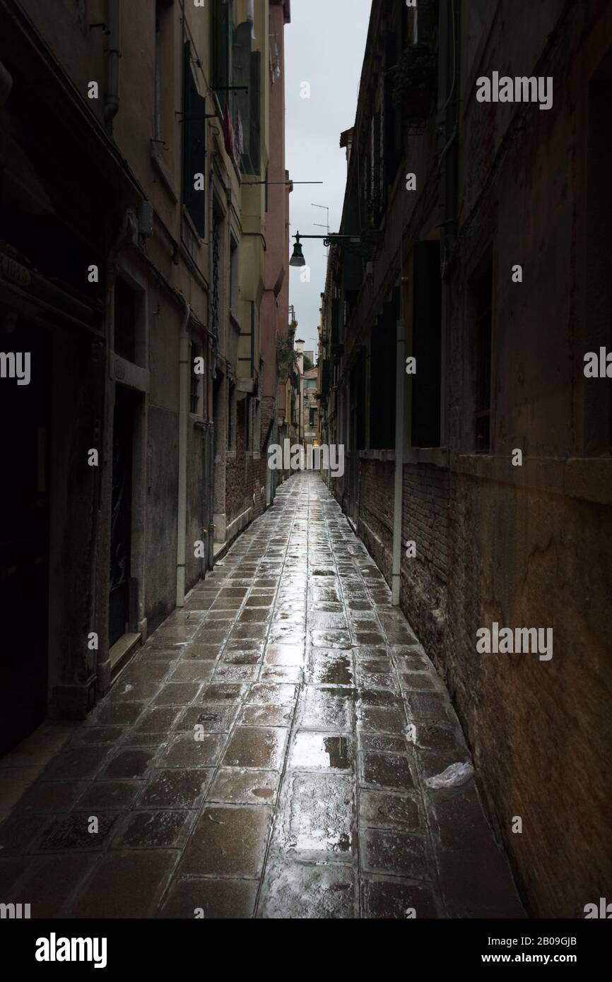Tight venice alley hi-res stock photography and images - Alamy
