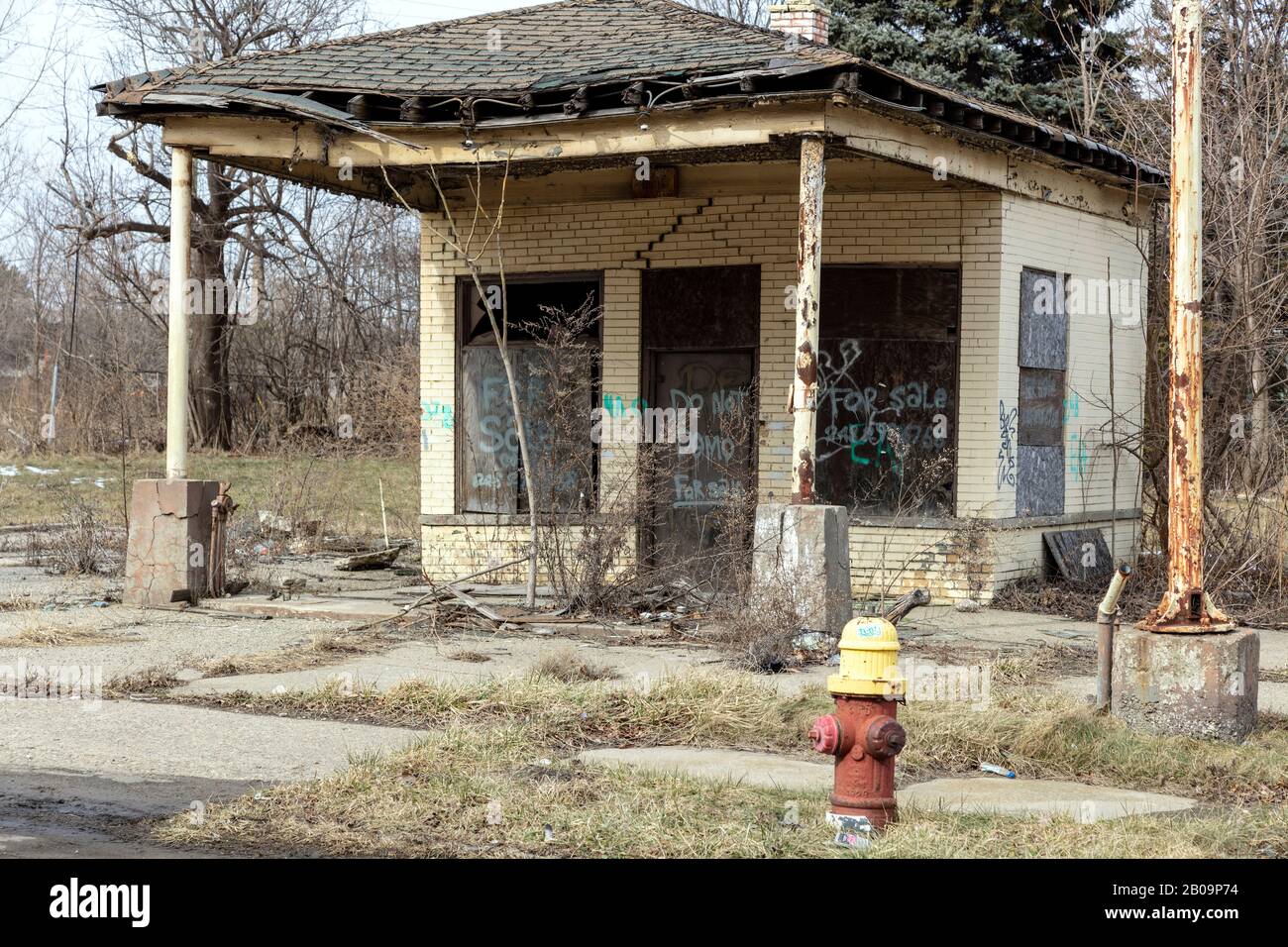 Run down house detroit hi-res stock photography and images - Alamy