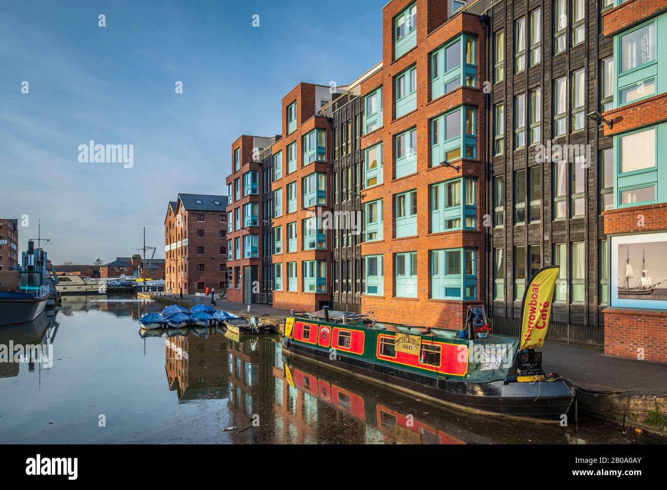 Repurposed warehouses and new buildings at Gloucester docks. Stock Photo
