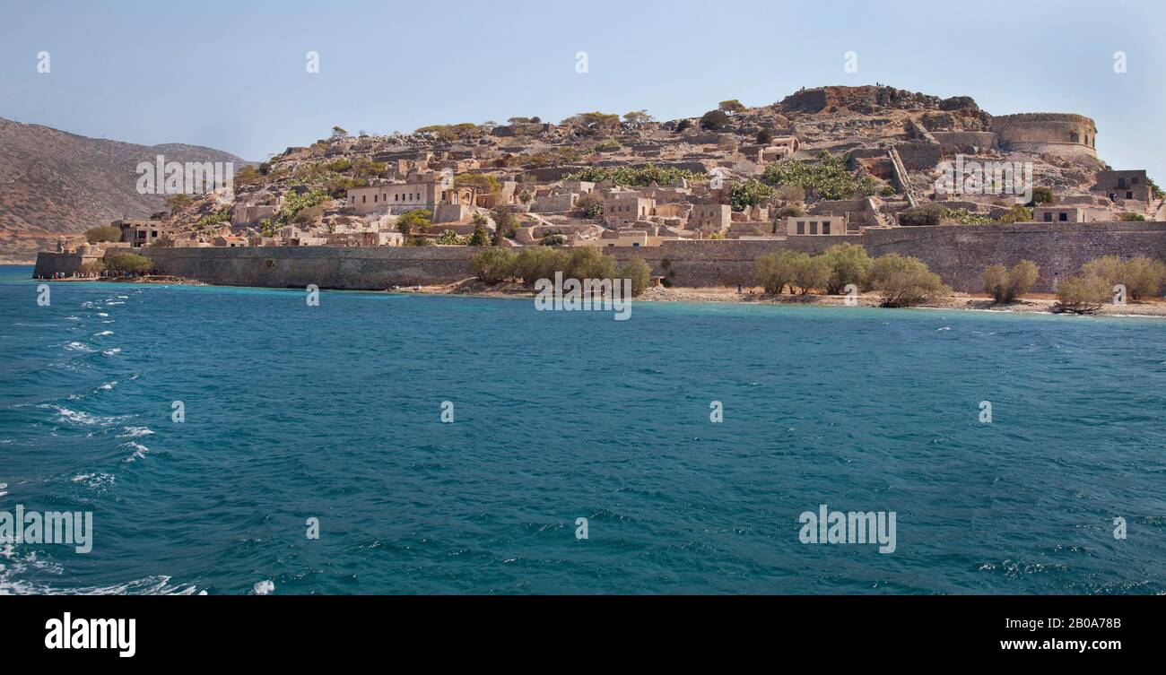 The island of Spinalonga  ( also known as Kalydon ) in North Eastern Crete. The island was used as a leper colony from 1903 to 1957. Stock Photo