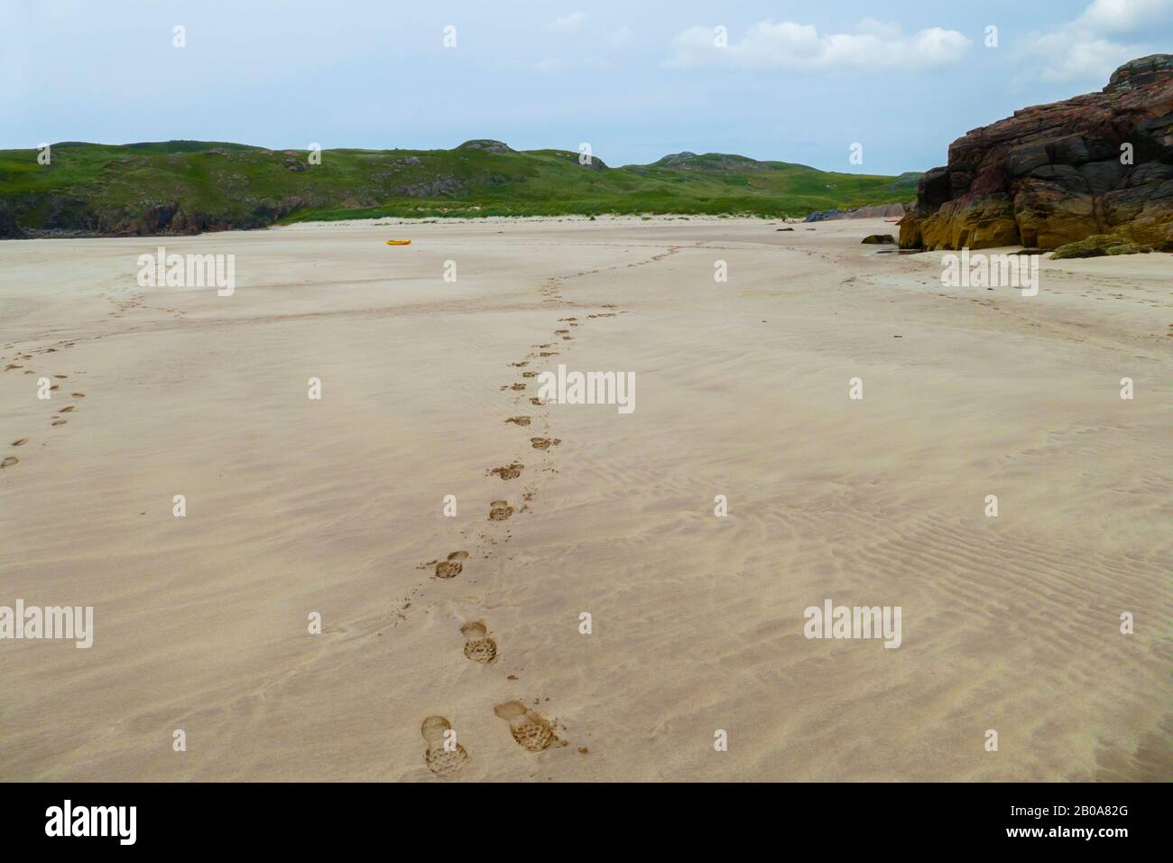 Fußspuren im Sand, am Strand von Oldshore Beg,  Schottland Stock Photo