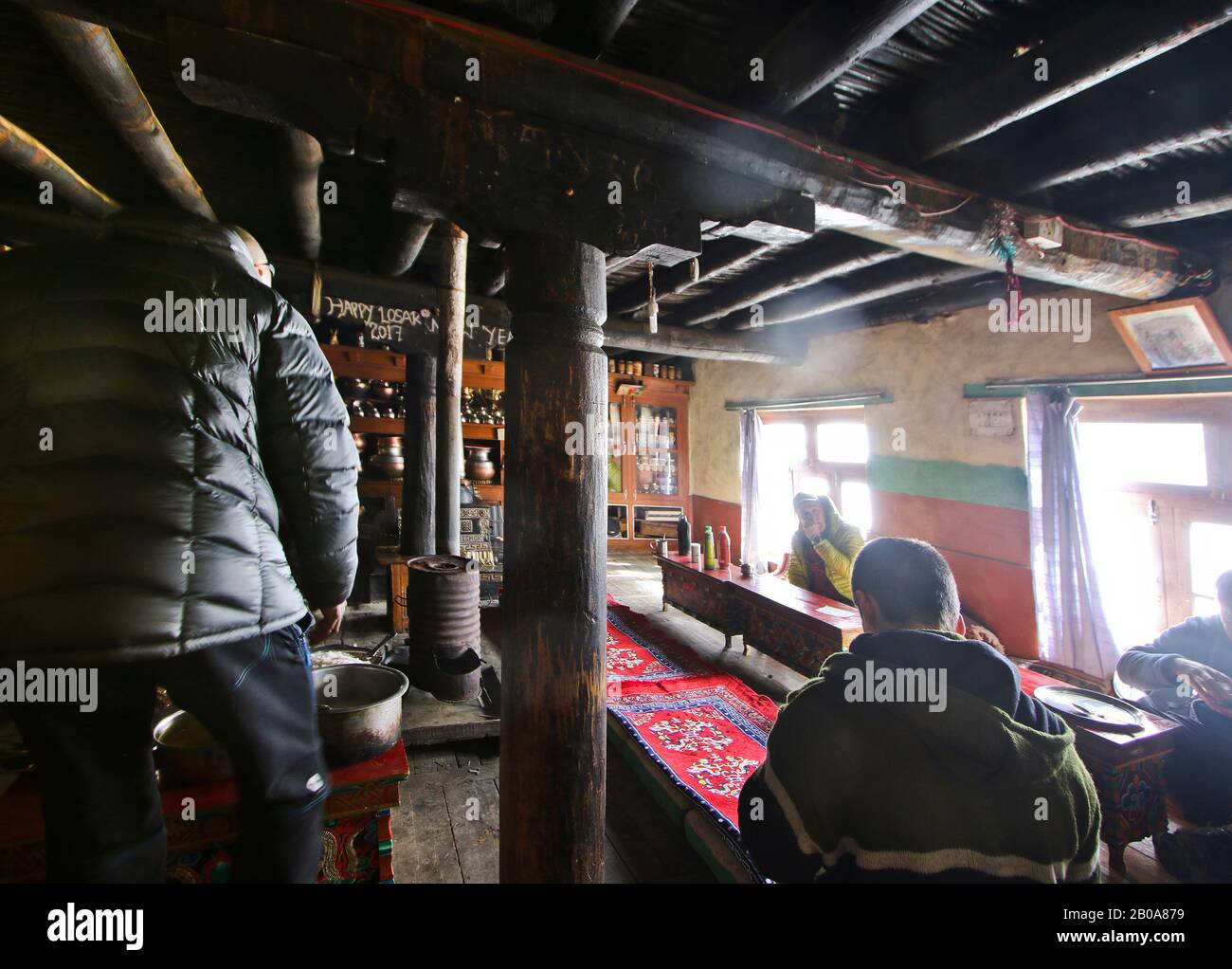 Tourist expedition searching snow leopard in Ulley homestay valley ...