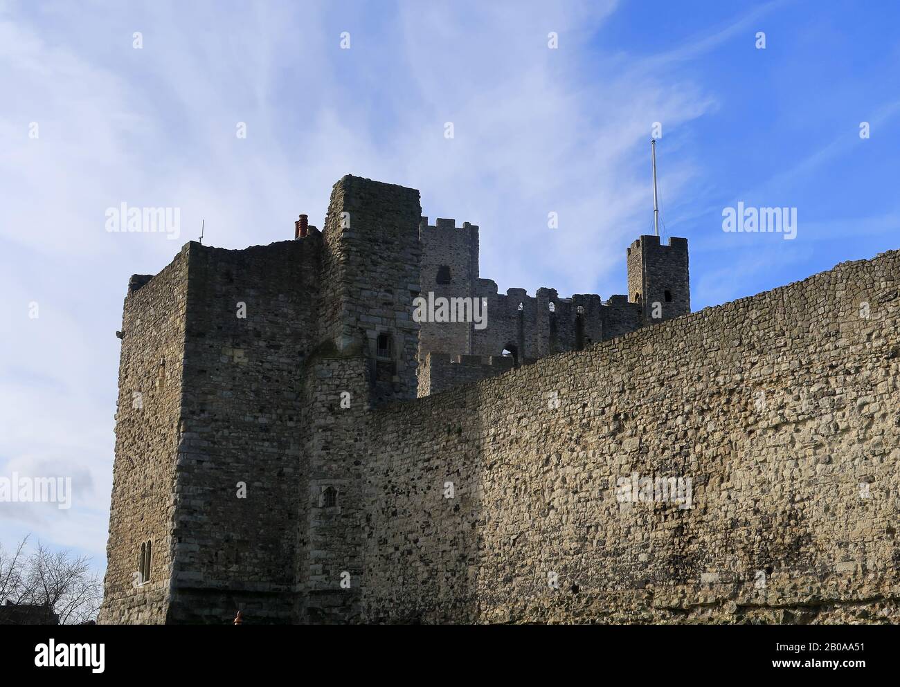 A view of The ancient walls and tower of Rochester Castle Stock Photo ...