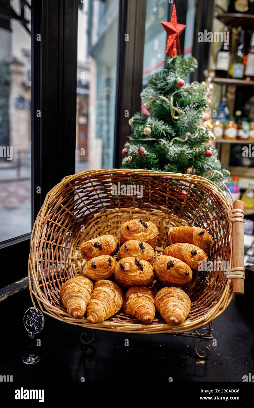 Bakery window christmas hi-res stock photography and images - Alamy