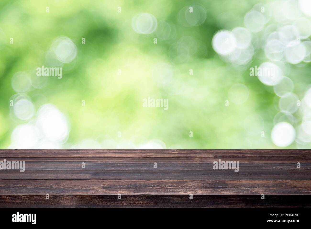 Over table display bar hi-res stock photography and images - Alamy