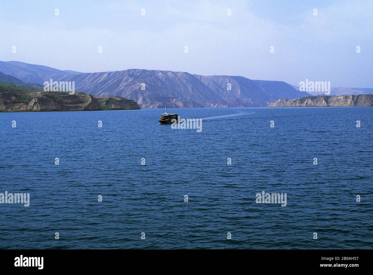 River 'china' boat hi-res stock photography and images - Alamy