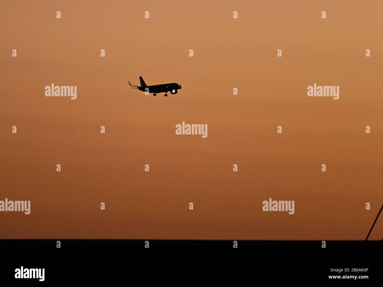 Airplane Lands High Resolution Stock Photography and Images - Alamy