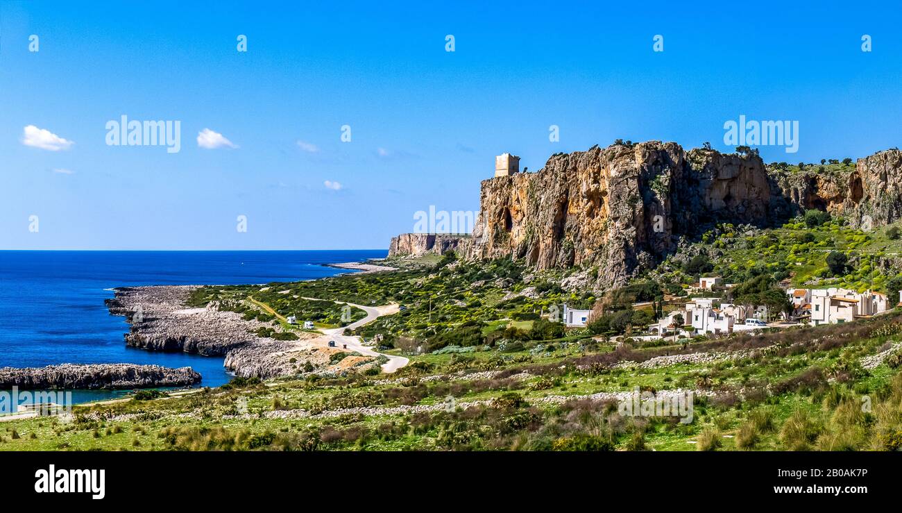 Views of sicily hi-res stock photography and images - Alamy