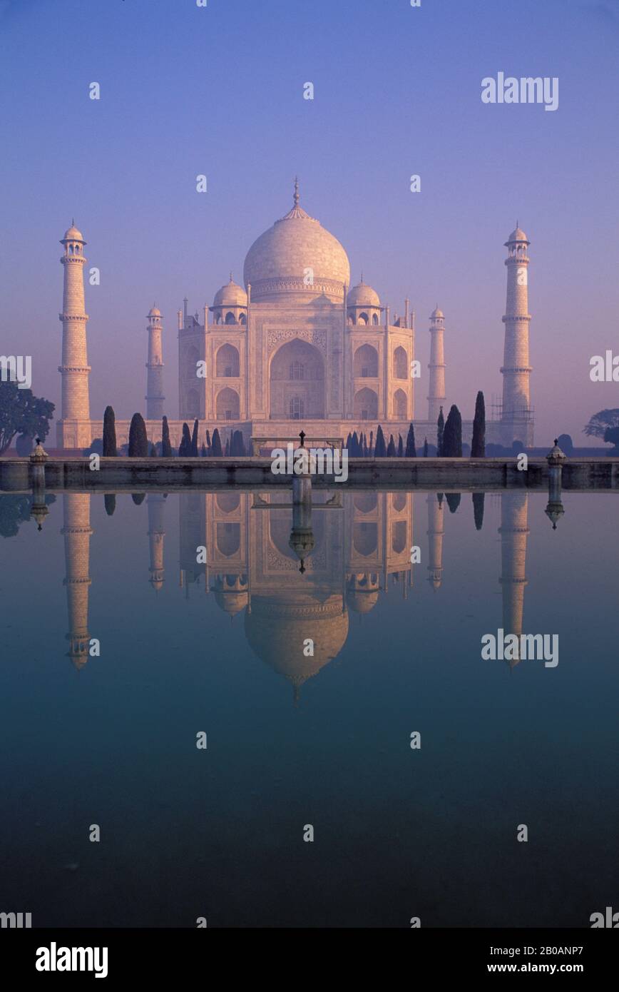 INDIA, AGRA, TAJ MAHAL REFLECTING IN POOL Stock Photo Alamy