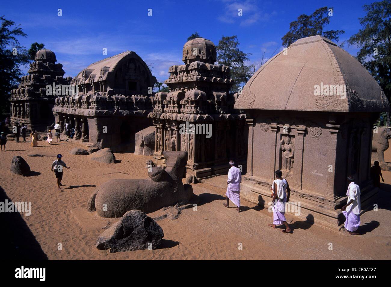 INDIA, NEAR MADRAS (CHENNAI), MAHABALIPURAM, FIVE RATHAS, SHRINES Stock Photo