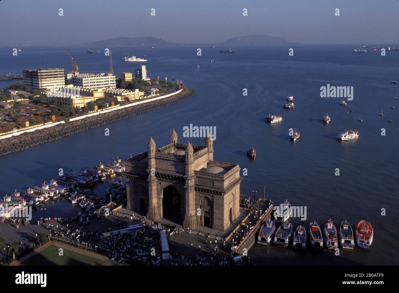 INDIA, MUMBAI (BOMBAY), GATEWAY TO INDIA Stock Photo