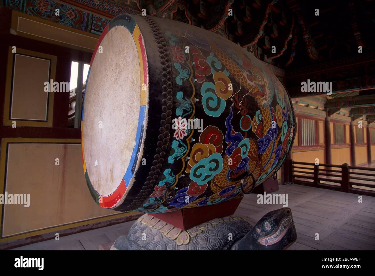 Big drum temple hi-res stock photography and images - Alamy