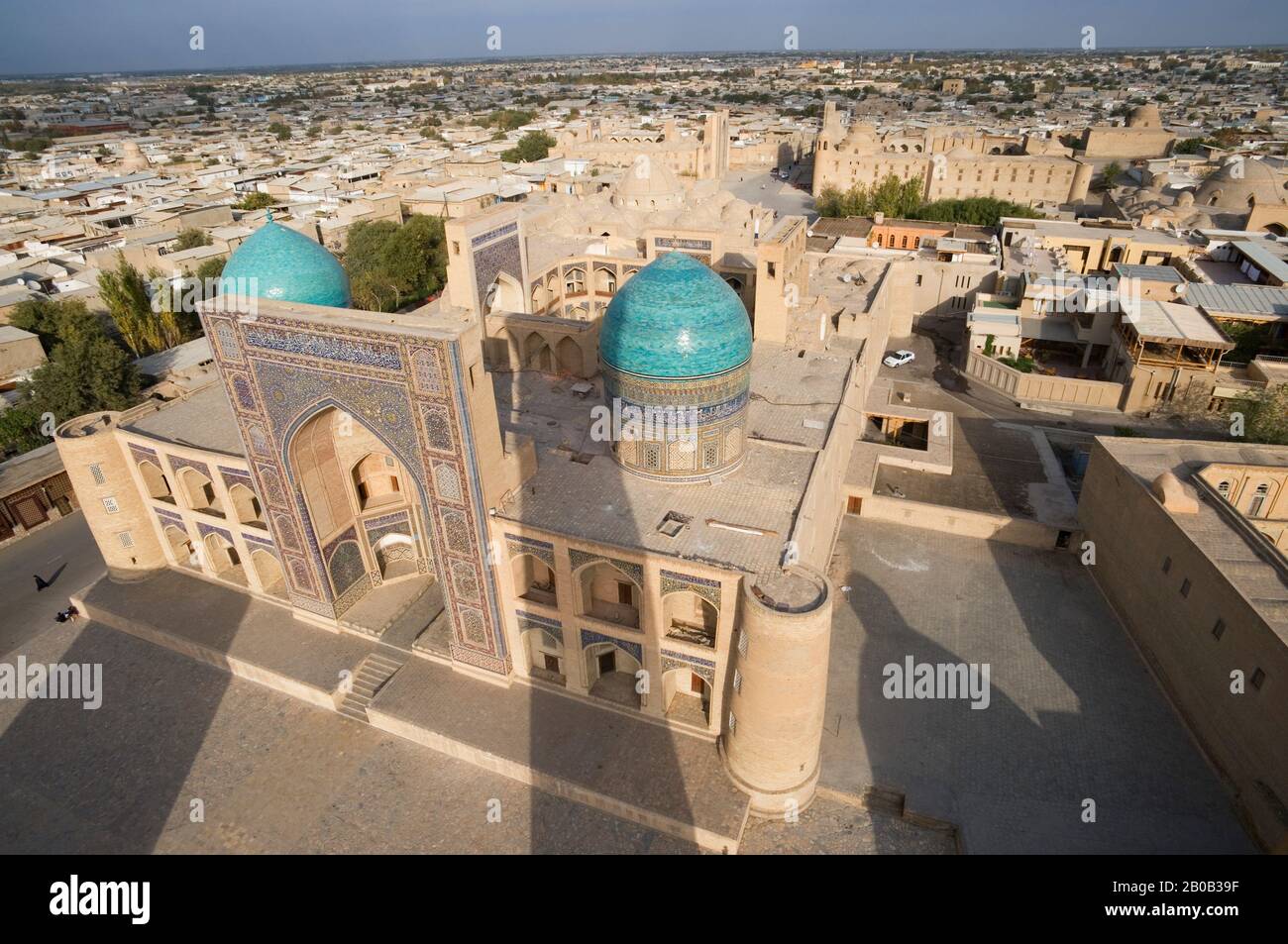 UZBEKISTAN, BUKHARA, MIRI ARAB MADRASAH (RELIGIOUS SCHOOL), VIEW FROM KALON MINARET Stock Photo