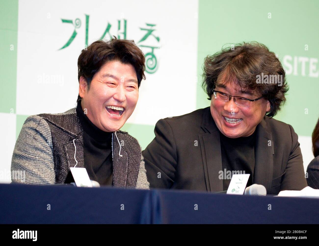 Bong Joon-Ho and Song Kang-Ho, Feb 19, 2020 : Bong Joon-Ho (R), South Korean director of the Oscar-winning film 'Parasite' and actor Song Kang-ho attend a press conference in Seoul, South Korea. The Korean black comedy thriller won four Oscar titles at the Academy Awards on Feb 9, 2020, becoming the first non-English language film to capture best picture in its 92-year history. Credit: Lee Jae-Won/AFLO/Alamy Live News Stock Photo