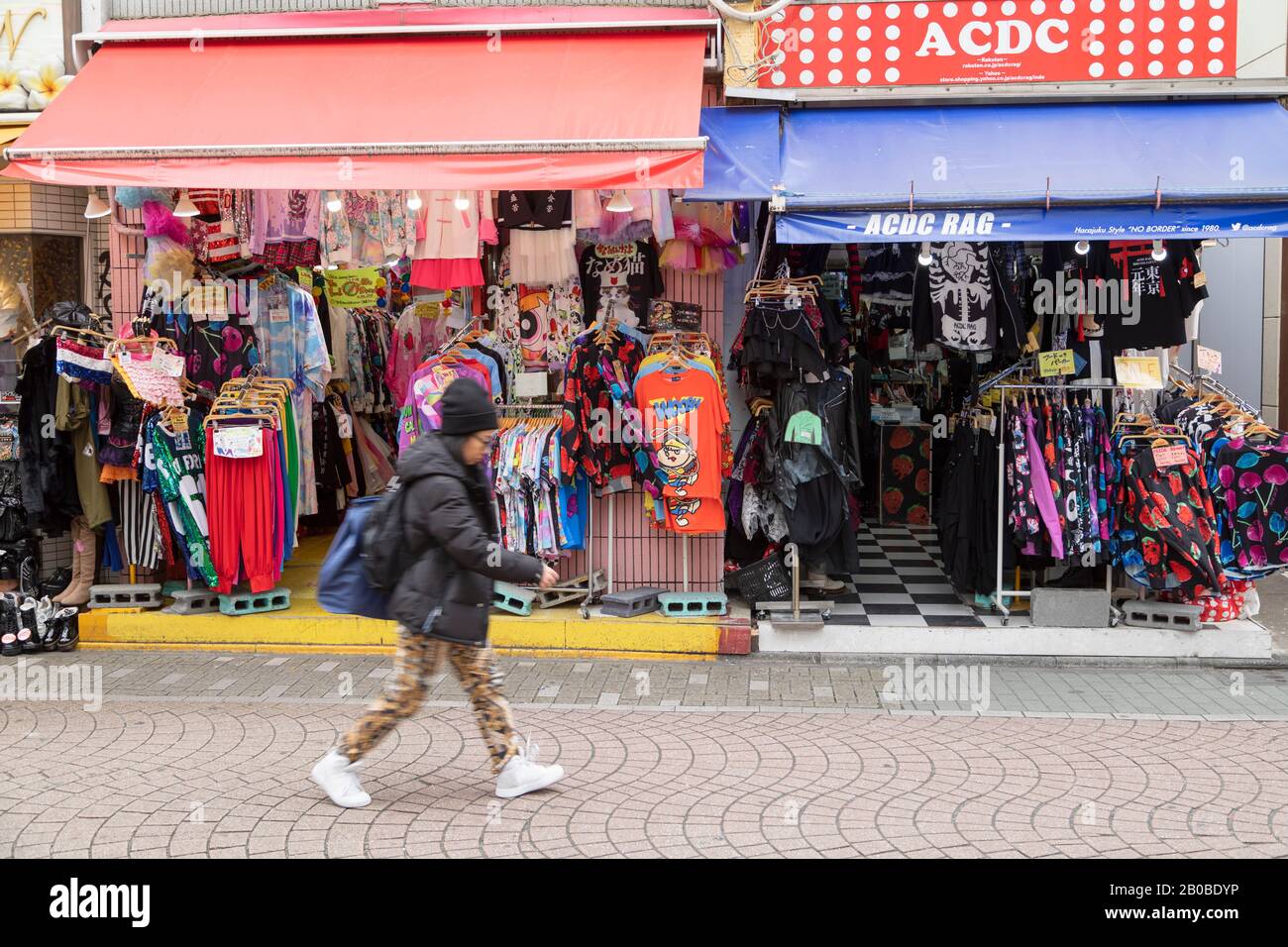 walking clothes shops