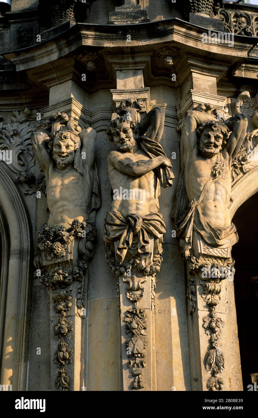 German architecture statues hi-res stock photography and images - Alamy