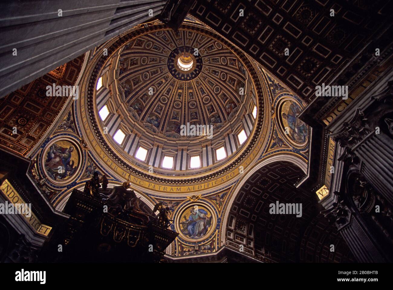 ITALY, ROME, VATICAN, ST. PETER'S SQUARE, ST. PETER'S BASILICA, INTERIOR, MICHELANGELO'S DOME Stock Photo