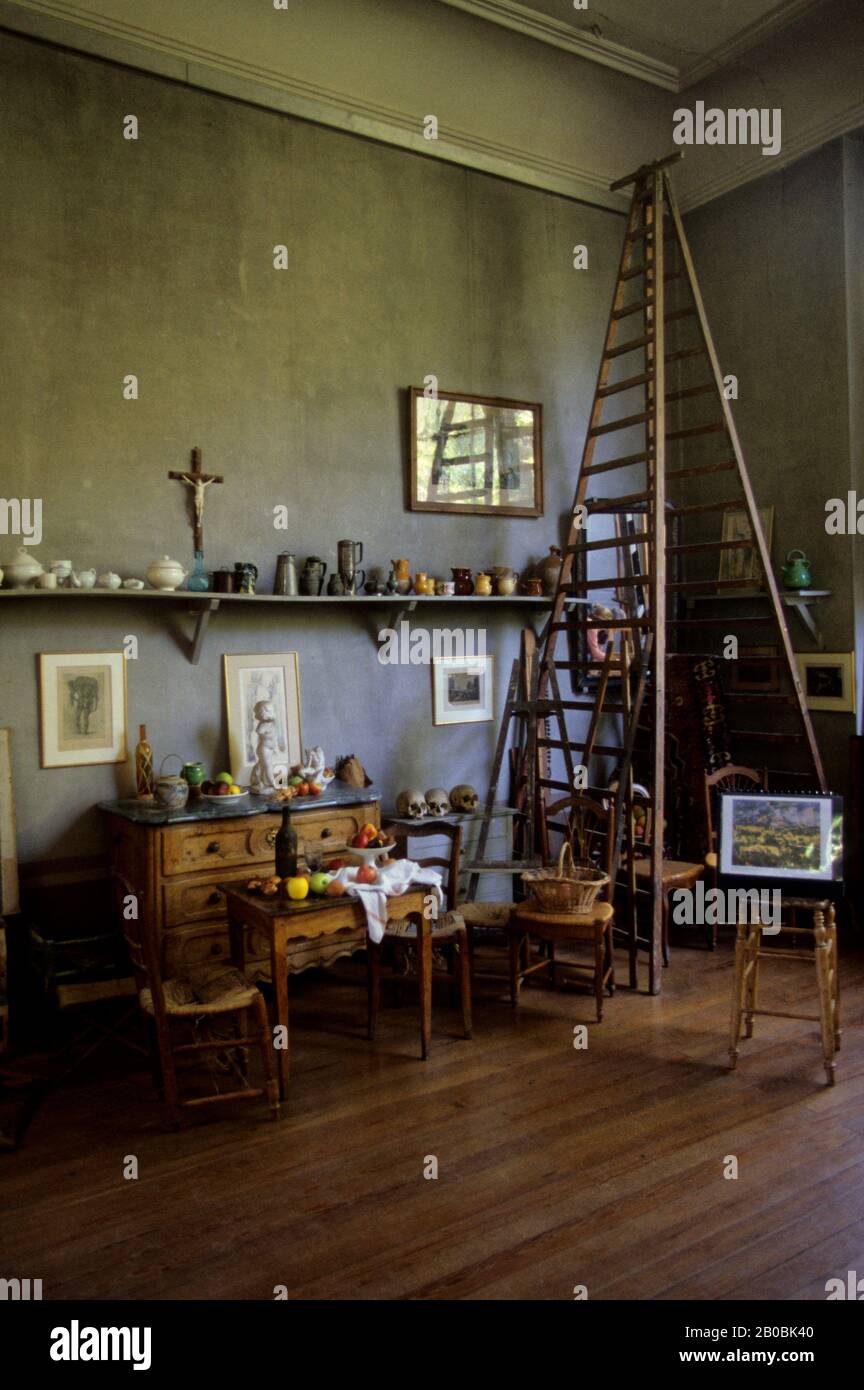 aix-en-provence-c-zanne-workshop-hi-res-stock-photography-and-images