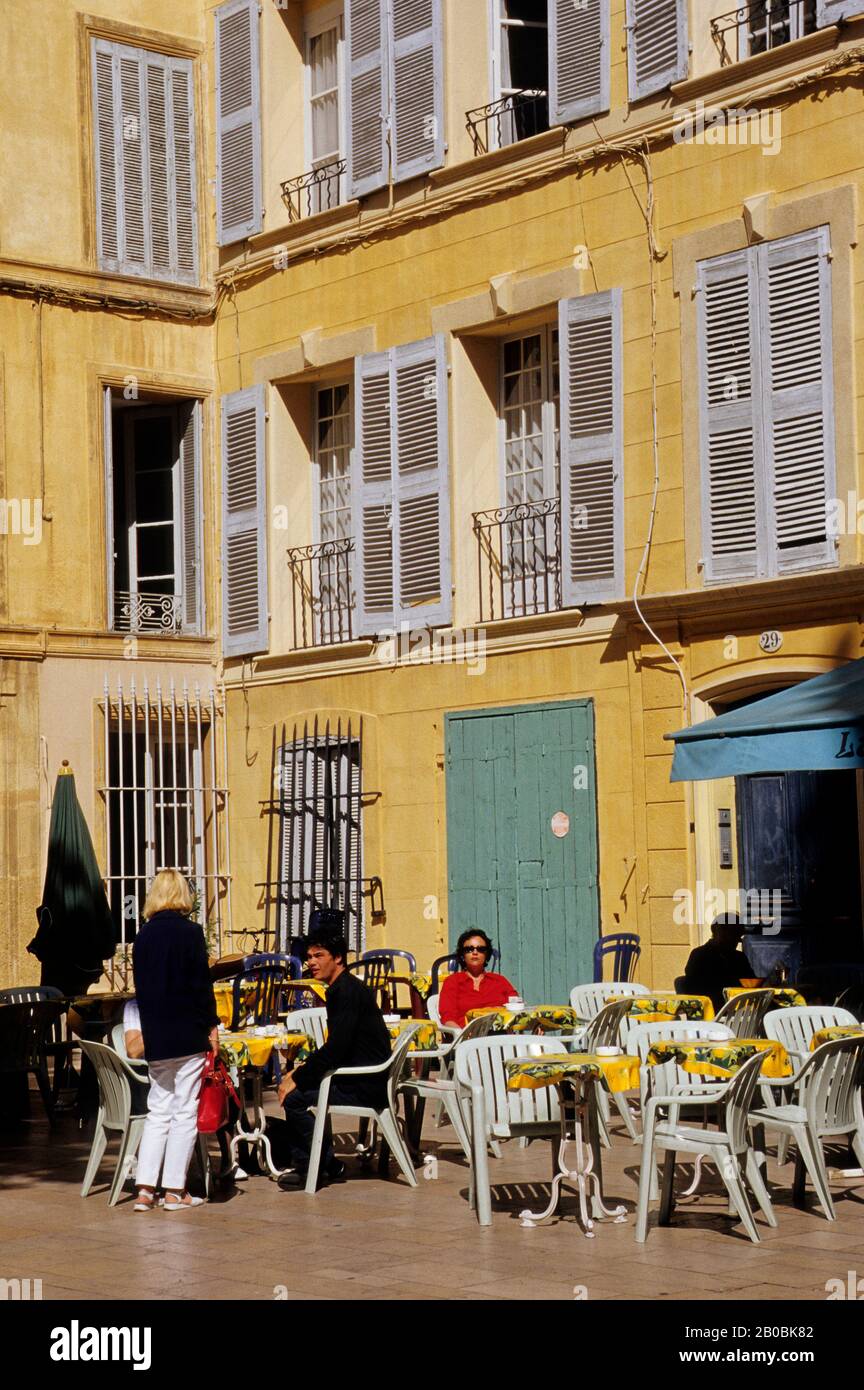 Provence cafe france hi-res stock photography and images - Alamy