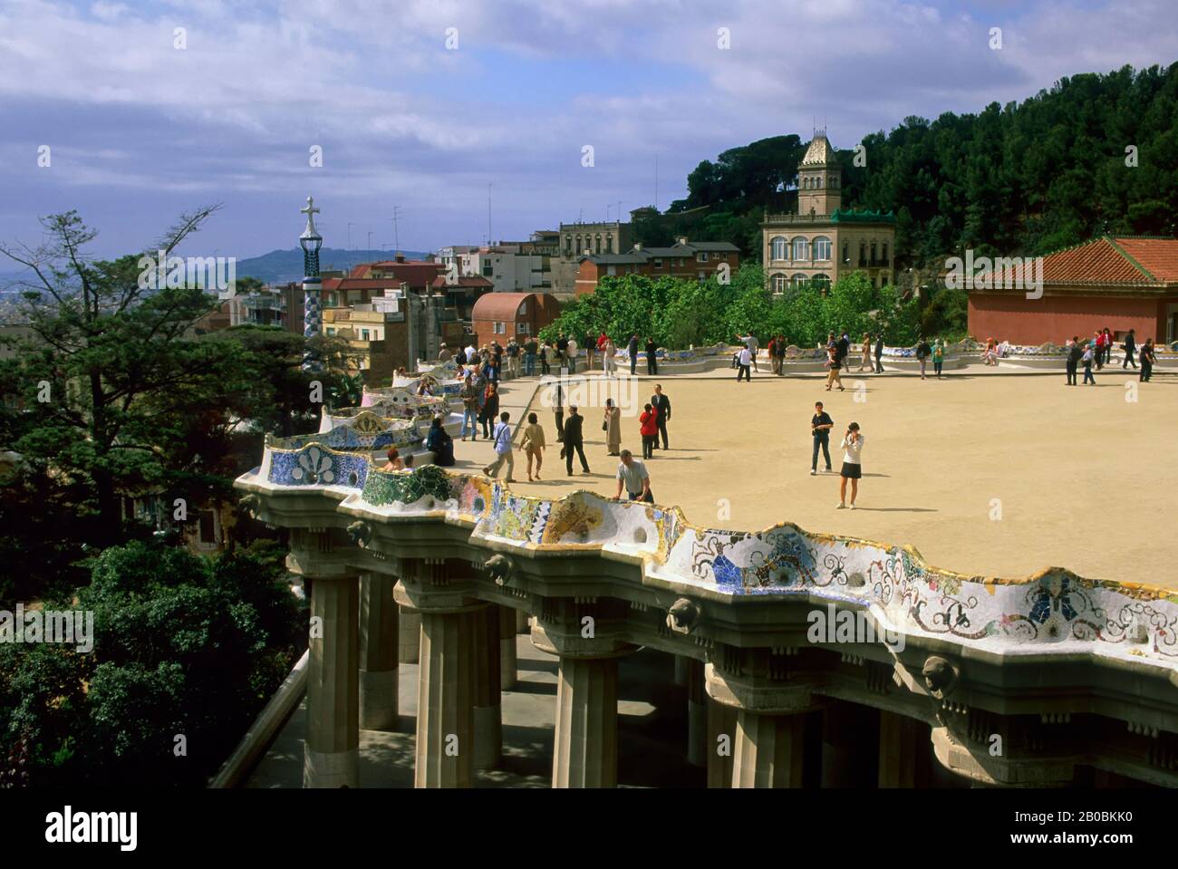 Ondulating Bench SPAIN, BARCELONA, PARK GUELL, UNDULATING BENCH, ROOM OF ONE HUNDRED ...